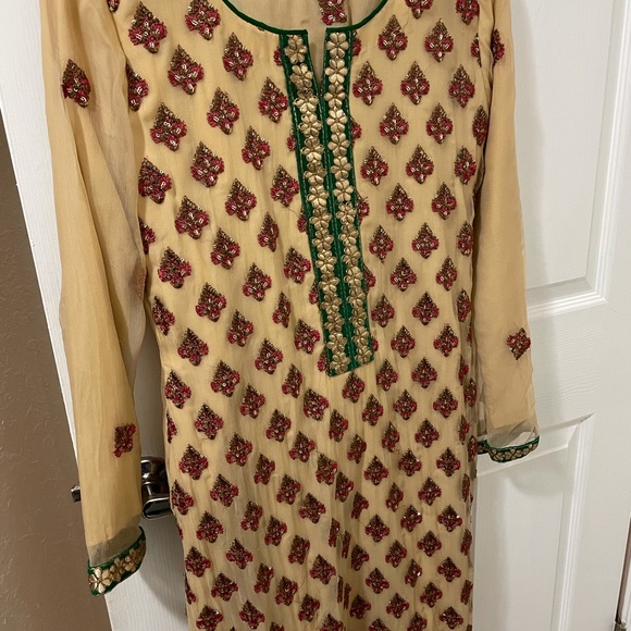 Pakistani/Indian Shalwar kameez dupatta - Picture 5 of 16